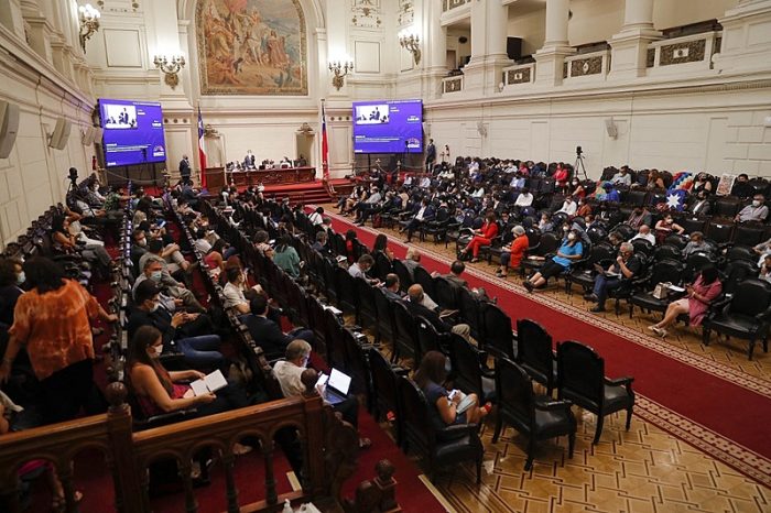 General view during the voting to renew the board of directors for the Constitutional Convention, at the former Chilean National Congress, in Santiago, on January 4, 2022. After 6 months of presiding the new 155-member body charged with writing a new constitution meant to pry power from the hands of the elite and spread it more equitably in the South American nation, Elisa Loncon and Jaime Bassa installed the voting for the new board of directors. (Photo by JAVIER TORRES / AFP)