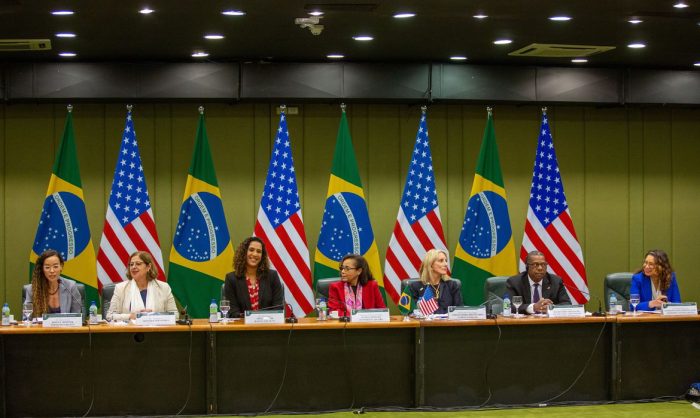 Brasília - 23/05/2023 Brasil e EUA realizam reunião da Ação Conjunta para Eliminação da Discriminação Étnico-Racial. Presença da Ministra das Mulheres, Cida Gonçalves, da ministra da Igualdade Racial, Anielle Franco, da Secretária-Geral do Ministério das Relações Exteriores, Embaixadora Maria Laura da Rocha (ministra interina das Relações Exteriores)  e da Embaixadora dos Estados Unidos no Brasil, Elizabeth Frawley Bagley, e do Secretário Assistente de Estado para Assuntos do Hemisfério Ocidental dos Estados Unidos, Brian A. Nichols  Foto: Fabio Rodrigues-Pozzebom/ Agência Brasil