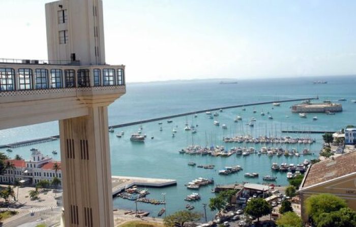 Salvador (BA) - Vista da Baía de Todos os Santos, com o Elevador Lacerda (Fabio Rodrigues Pozzebom/Agência Brasil)