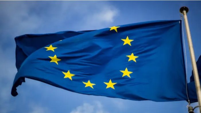 uE
